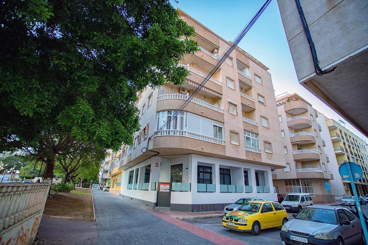 113 Beach And Trees - Alicante Holiday Torrevieja Bagian luar foto