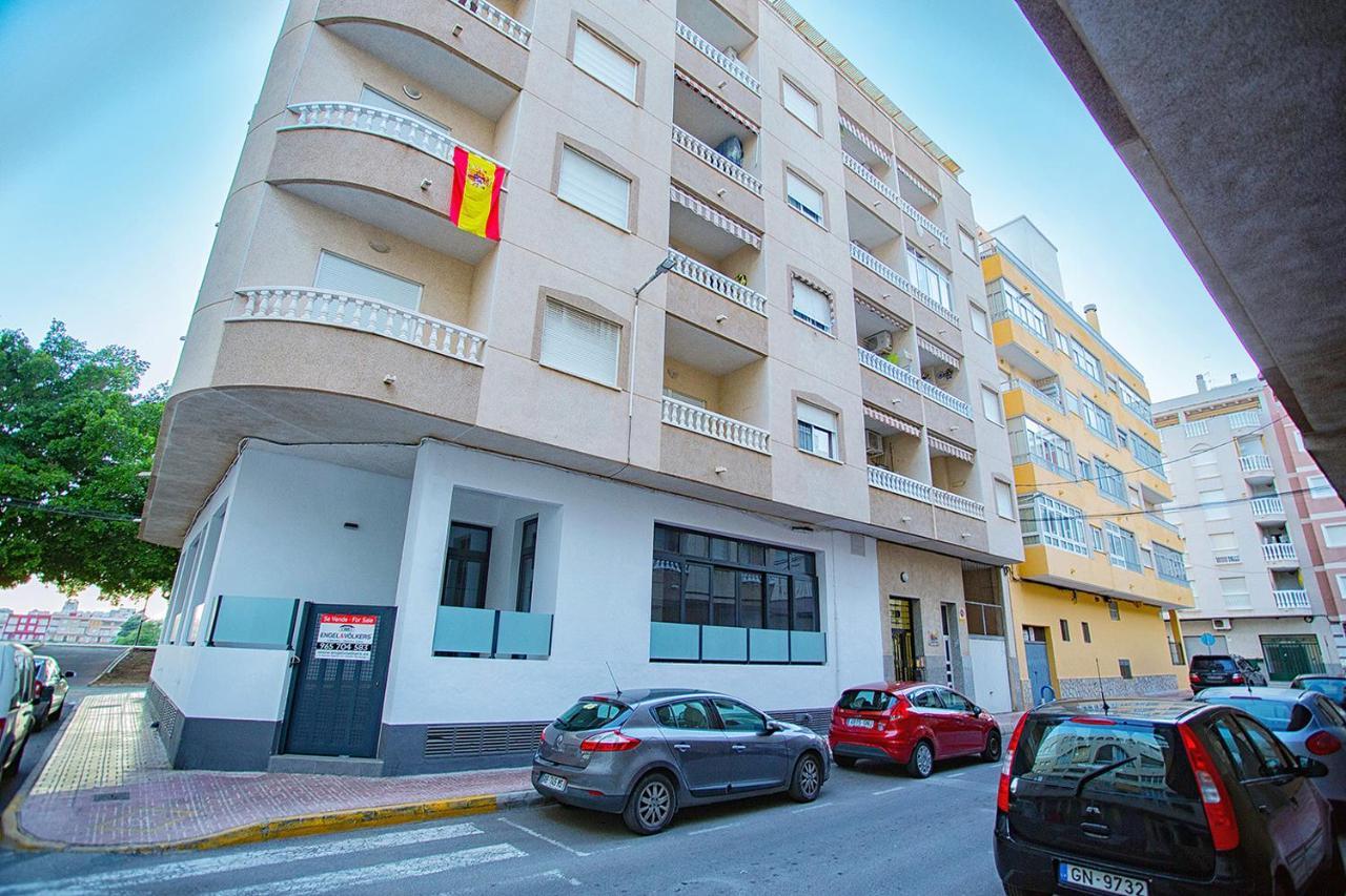113 Beach And Trees - Alicante Holiday Torrevieja Bagian luar foto